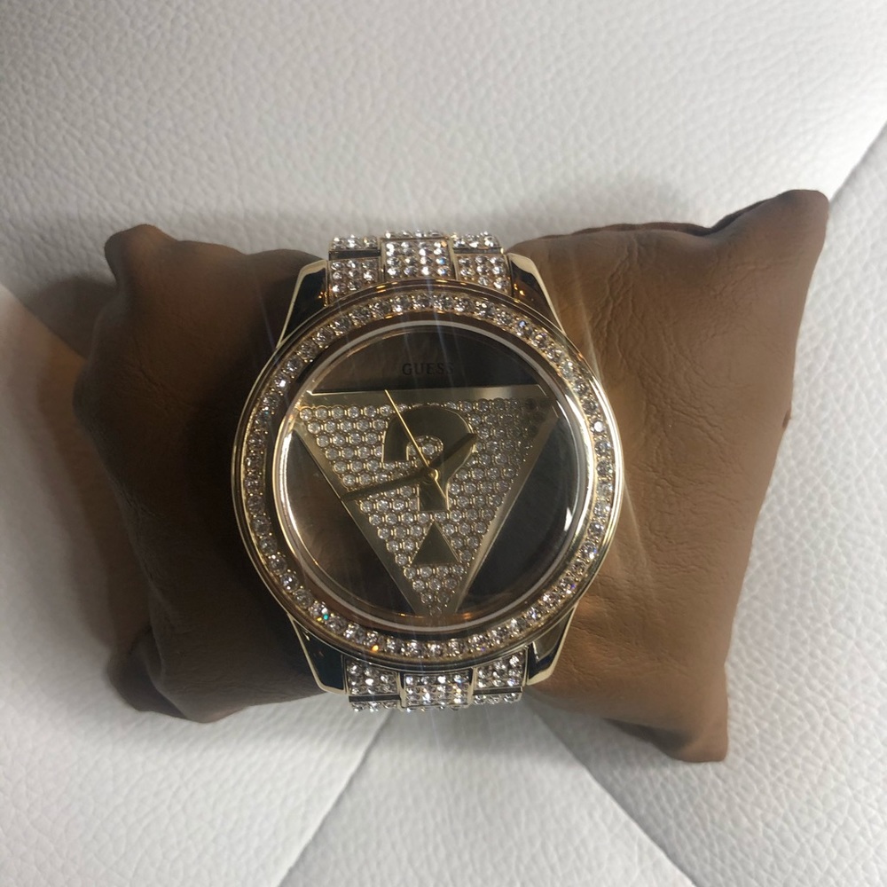 MOVE OUT SALE 🚚 Guess Gold Diamond Watch Triangle